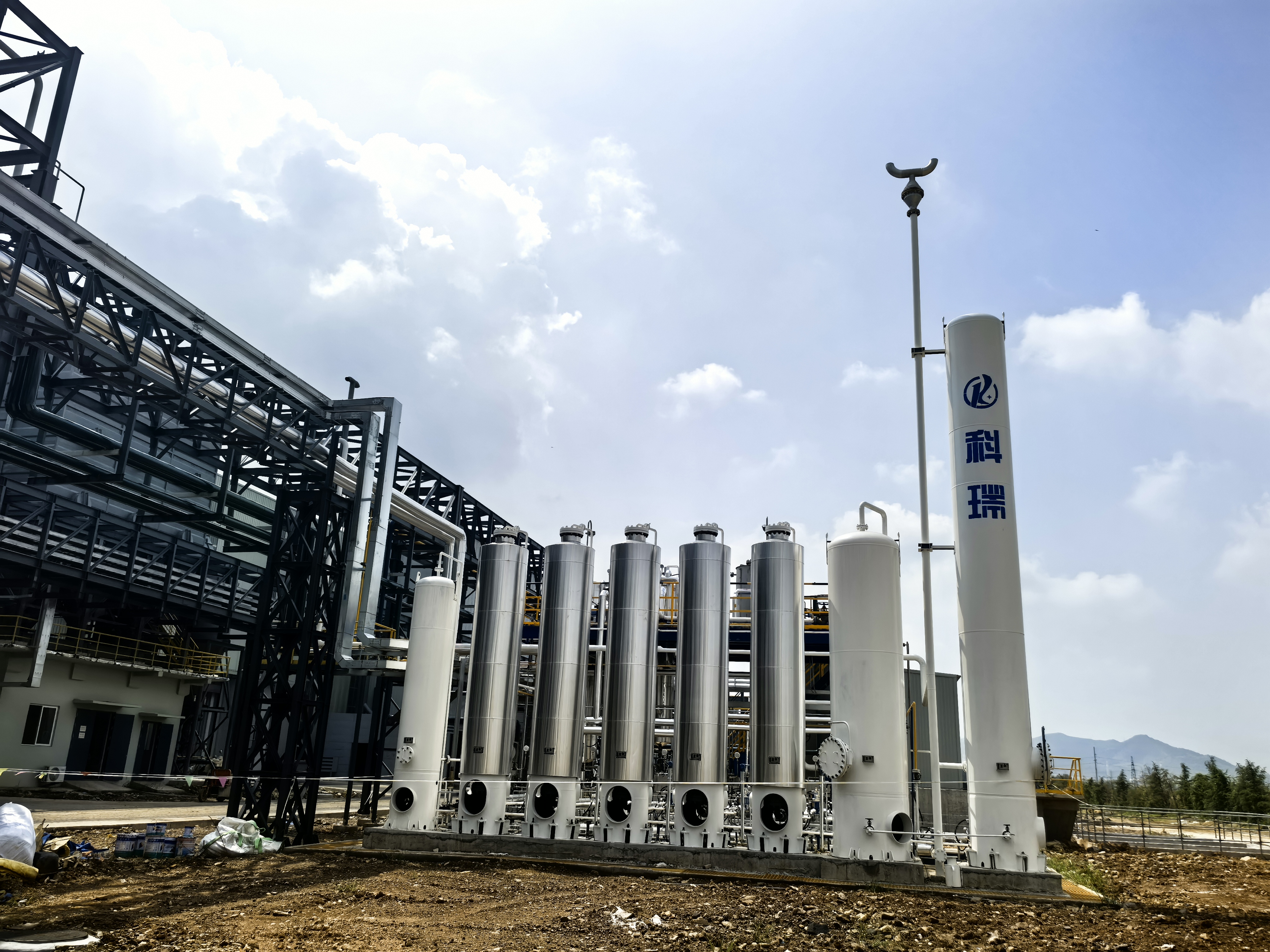 山东鲁欣500Nm³/h甲醇裂解制氢总承包项目顺利投产交付